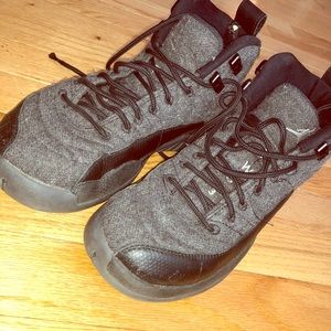 Selling Air Jordan 12s⚡️ Material Wool! Size 4.5y